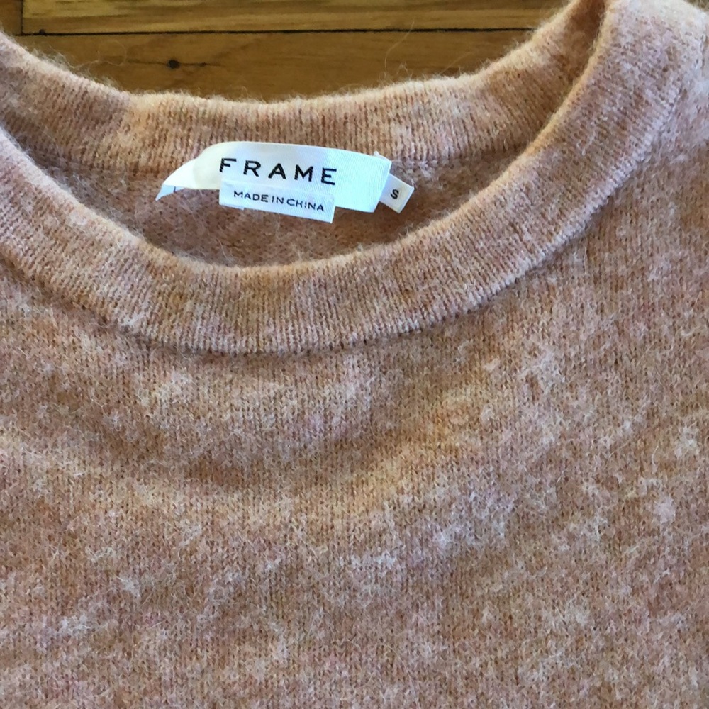 Frame sweater